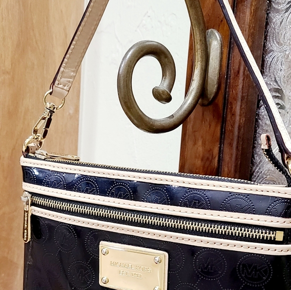 Michael Kors Clutch NWOT - Picture 3 of 8